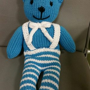 Teddy türkis mit Hose und Hosenträger